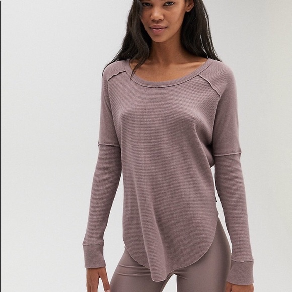 Aritzia thermal top - Picture 4 of 8